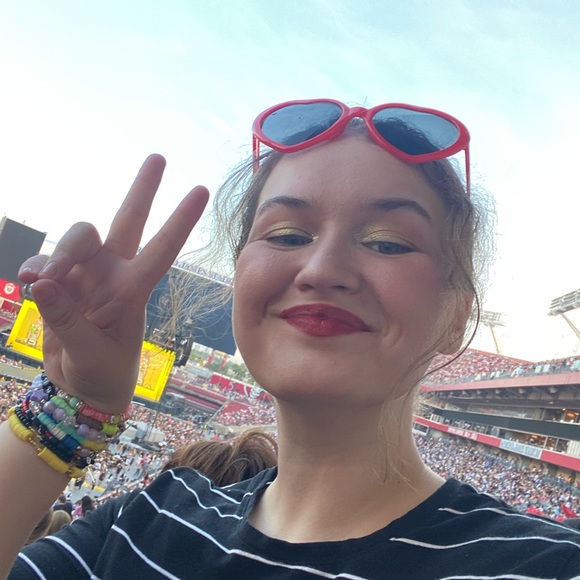 Meet your Posher, Mayme - Picture 2 of 3